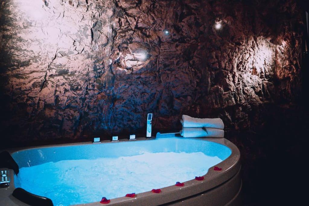 האגן Love Cottage 2 Mit Whirlpool מראה חיצוני תמונה
